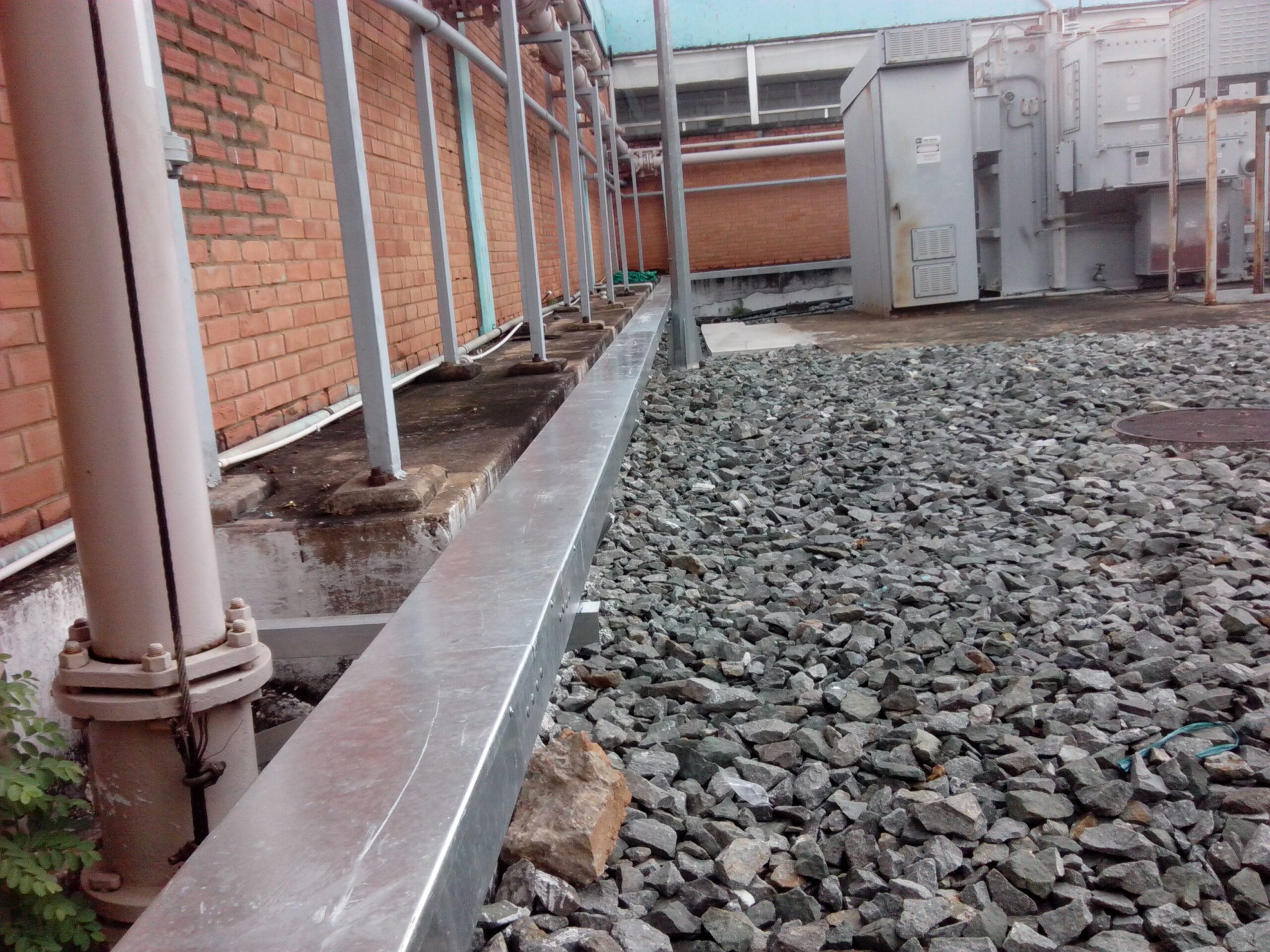 Hướng dẫn chọn máng cáp ngoài trời