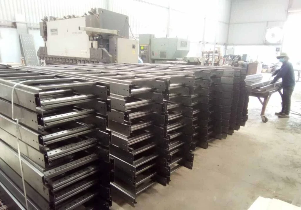 Sản xuất thang máng cáp: thang cáp