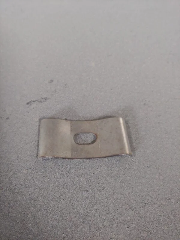 Bát kẹp máng lưới inox304