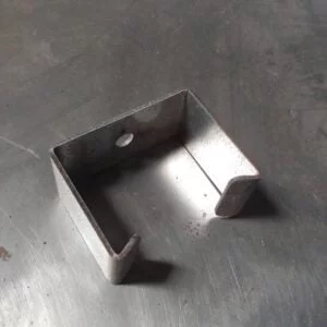 Bát treo máng lưới 50×50 mạ kẽm