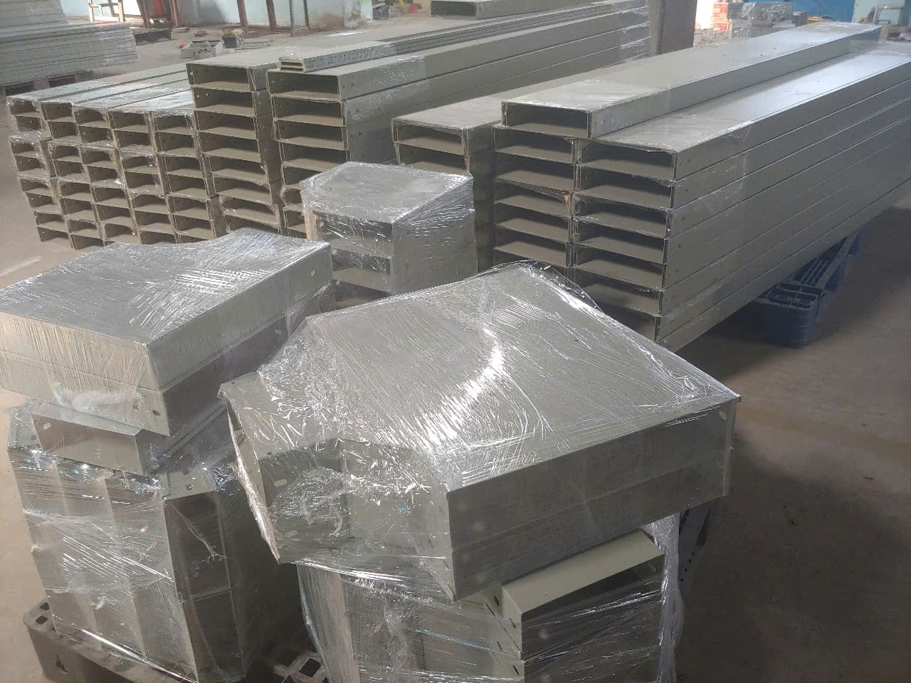 Top 5 kích thước và vật liệu máng điện: Máng điện sơn tĩnh điện