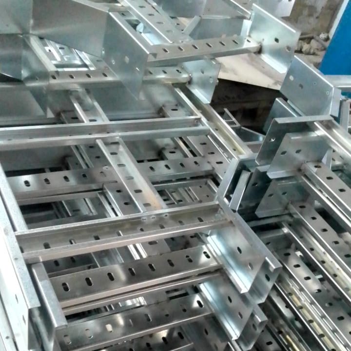 Thang cáp tôn tráng kẽm và phụ kiện
