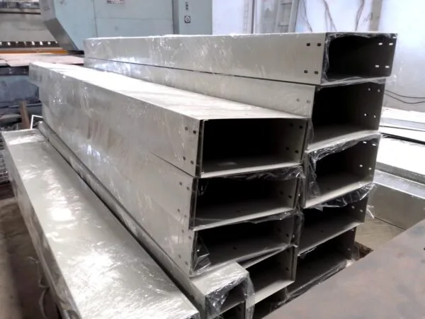 Máng cáp điện 400x200 màu ral7035