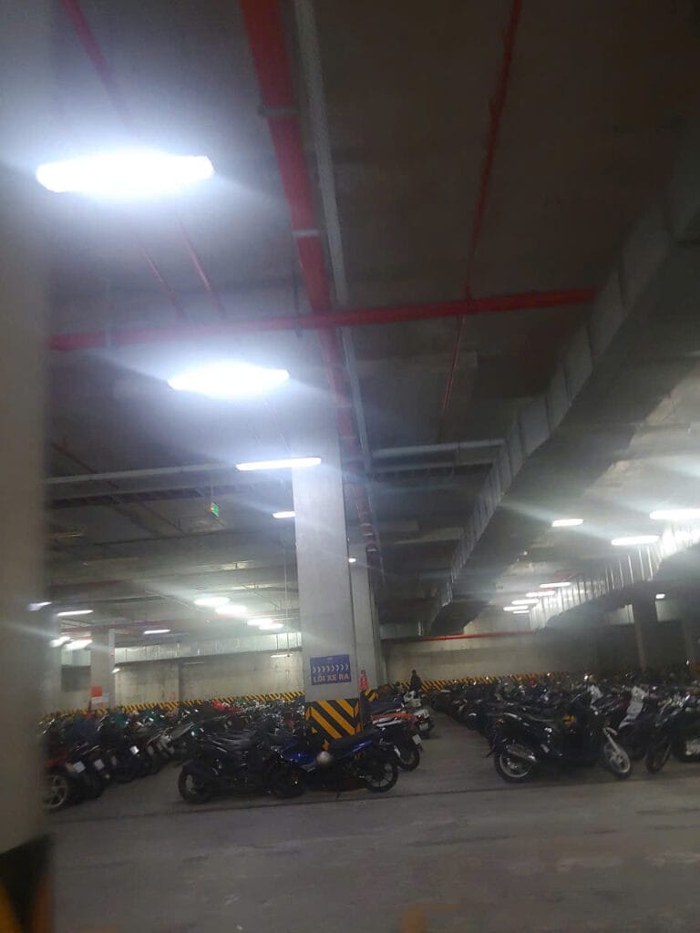 Thang máng cáp trung tâm thương mại: Lắp đặt tại hầm để xe