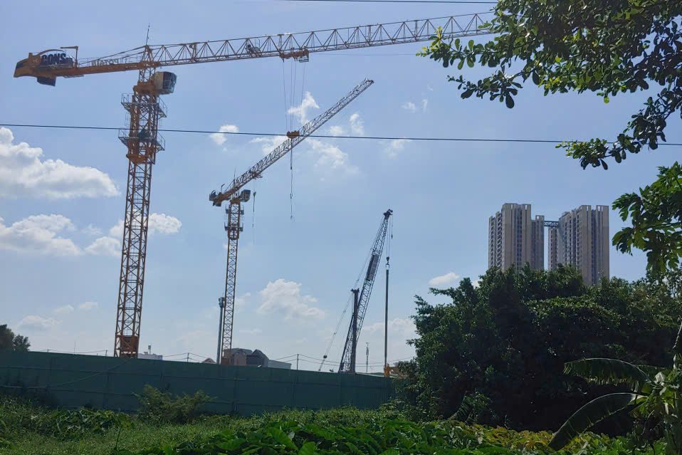 Công trình xây dựng cần số lượng lớn máng cáp sơn tĩnh điện